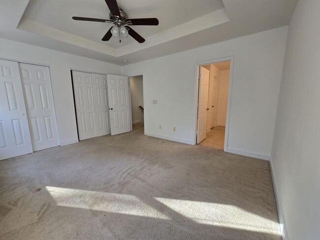 Building Photo - LOCATION!! LOCATION!! fabulous town home i...