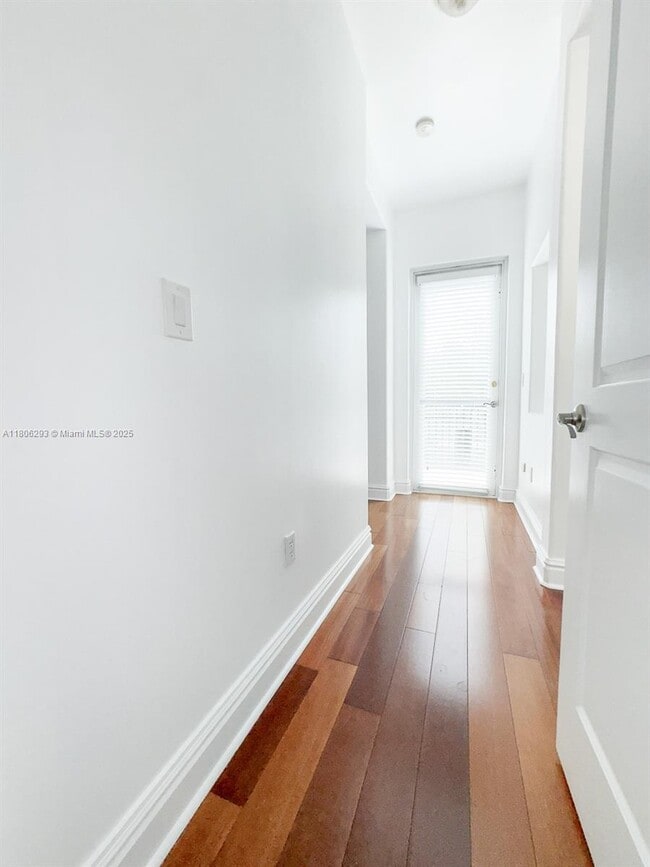 Building Photo - 10170 SW 75th Pl