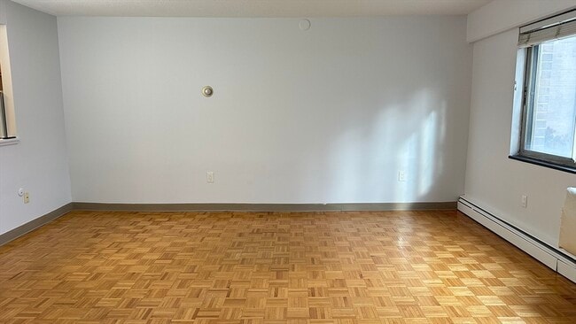 Building Photo - 1025 Hancock St