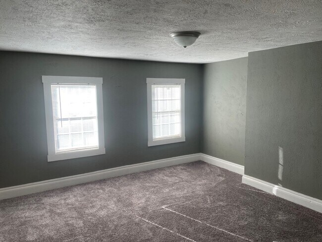 Building Photo - 900 11th St