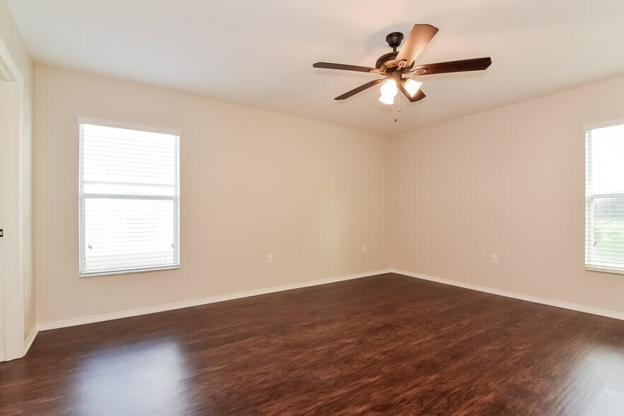 Building Photo - 2146 Mirasol Dr
