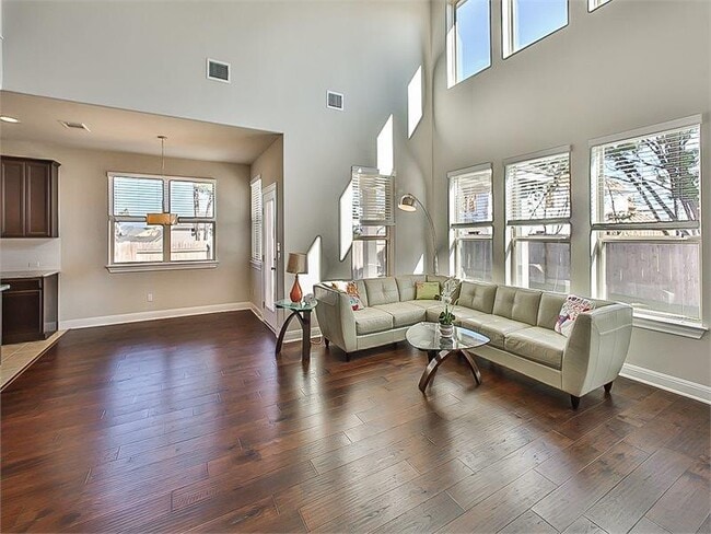 Building Photo - 15601 Cabrillo Way