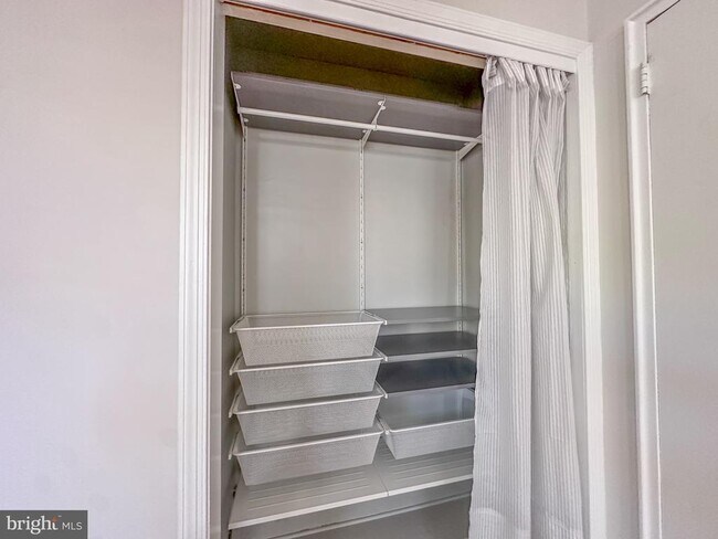 Building Photo - 226 Guthrie Ave