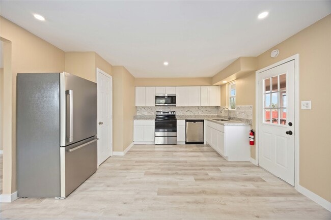 Building Photo - 3001 FM 360 Rd