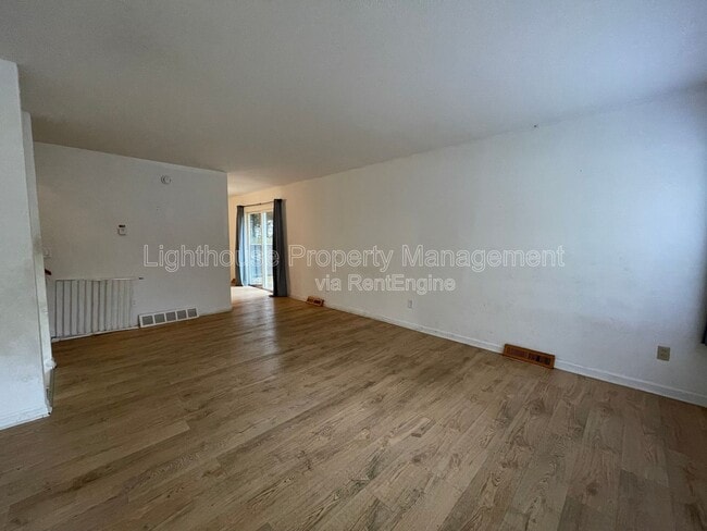 Building Photo - 4211 Beechmount Ave