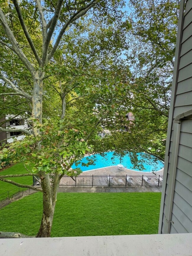 Building Photo - 15 Suntop Ct