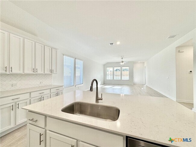 Building Photo - 329 Tinto St