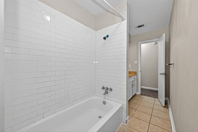 Building Photo - 108 Belvedere Dr