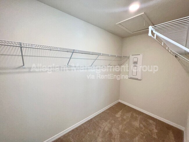Building Photo - 2600 Bright Jewel St