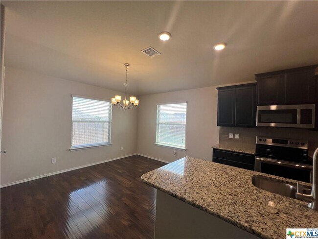 Building Photo - 208 Christopher Dr