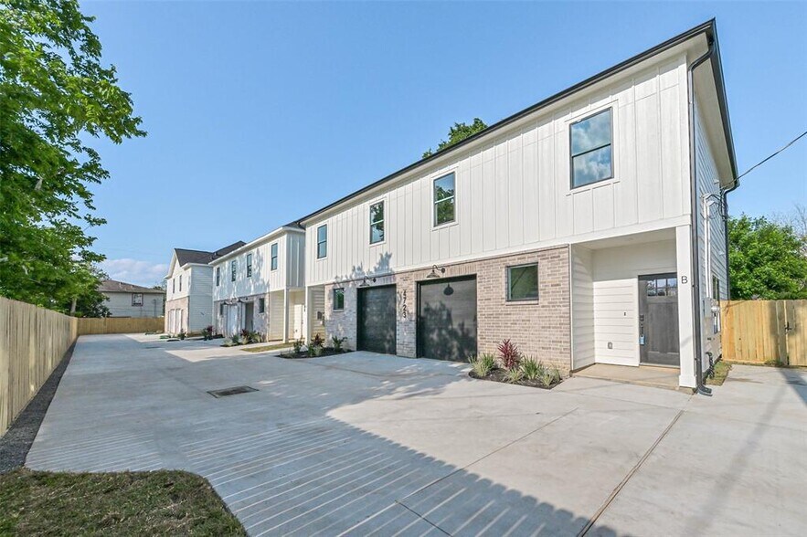 Building Photo - 4721 Mallow St