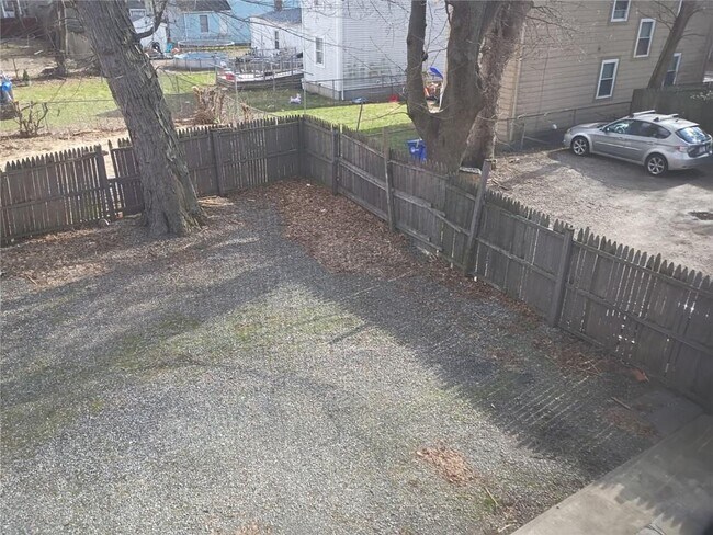 Building Photo - 278 Sayles St