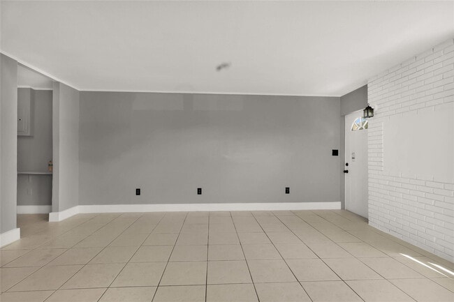 Building Photo - 249 SW 12th St