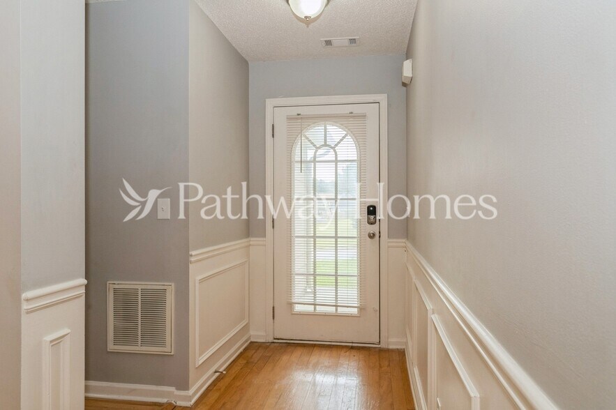 Building Photo - 4501 Holliday Rd