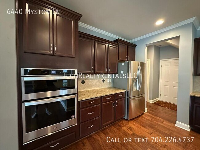 Building Photo - 6440 Myston Ln