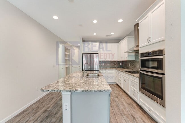 Building Photo - 3689 Divot Ln