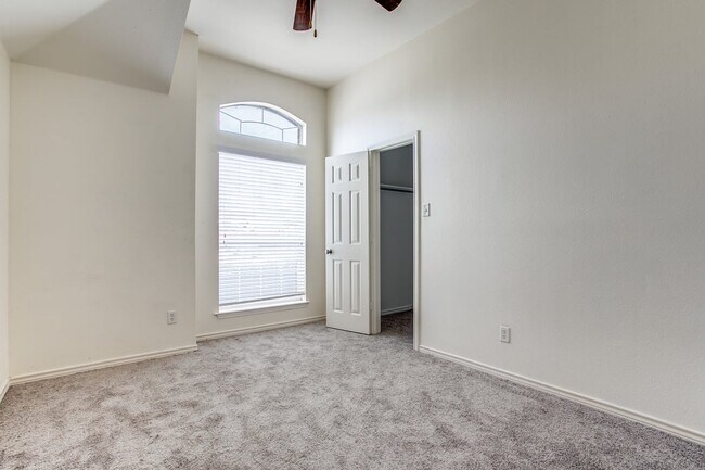 Building Photo - 7740 Summerbrook Cir