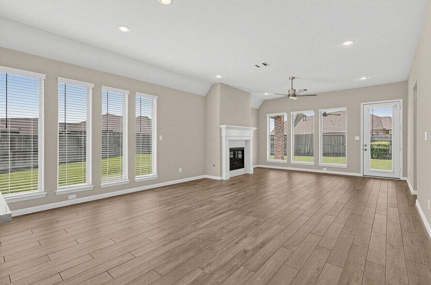Building Photo - 5123 Morrison Dr