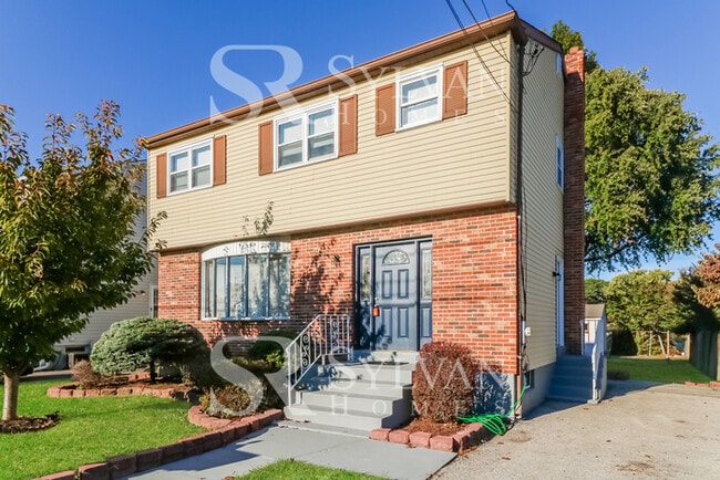 Building Photo - Carve Out a Great Life Here!