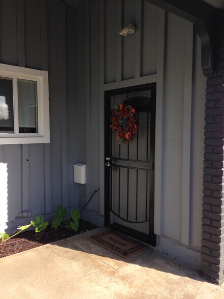 Building Photo - 3873 Canning Avenue