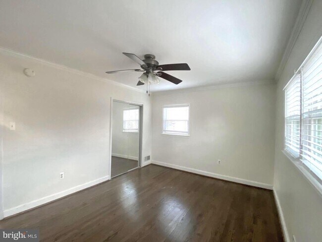 Building Photo - 2021 N Woodrow St