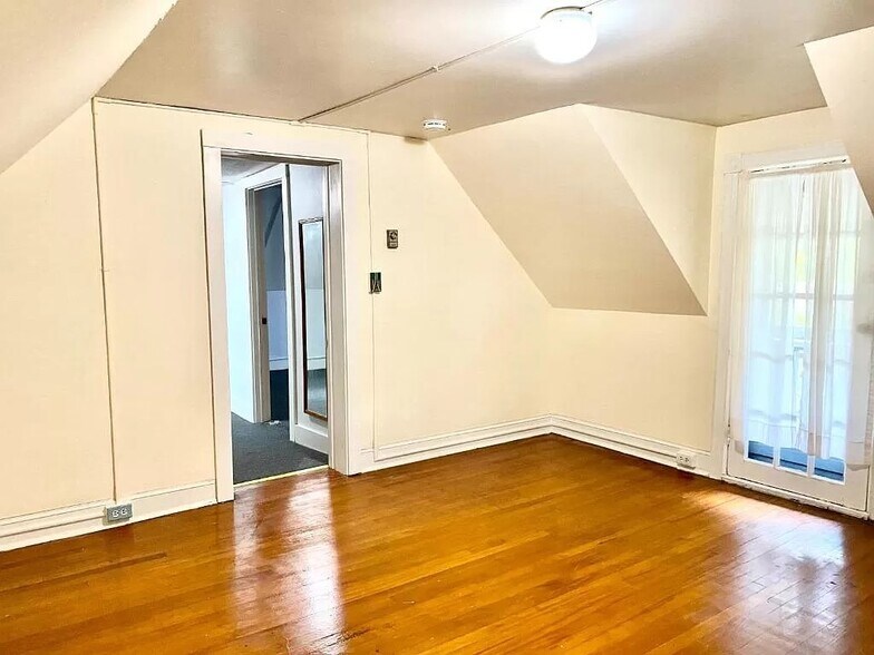 Building Photo - 308 Coddington Rd