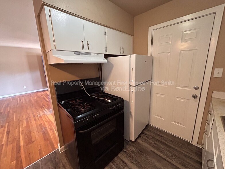 Building Photo - 2301 S V St