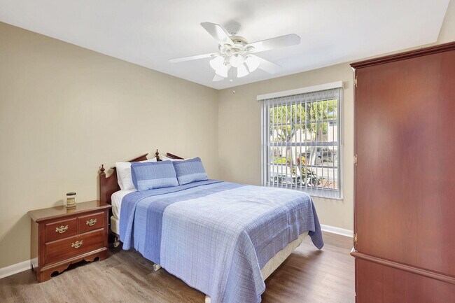 Building Photo - 602 Lakewood Dr