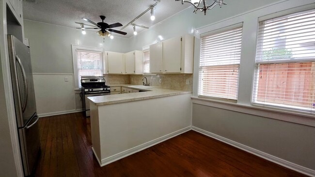 Building Photo - 2039 W Main St