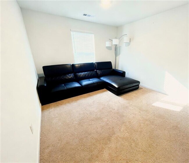 Building Photo - 602 Lofty Ln