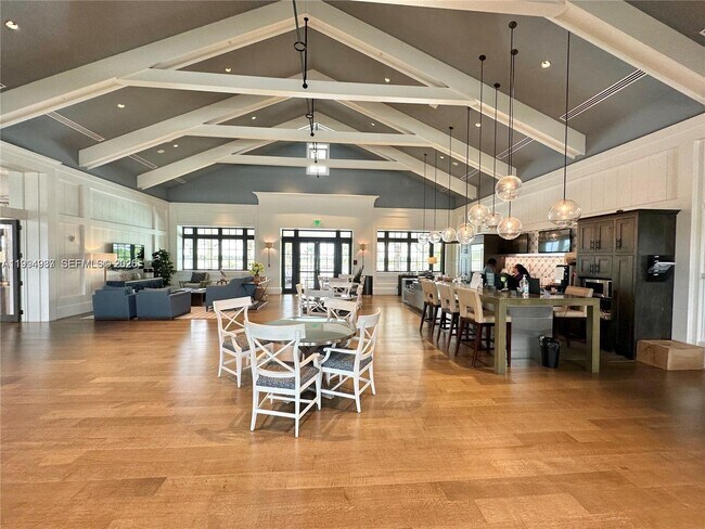 Building Photo - 1694 Hoot Owl Holw