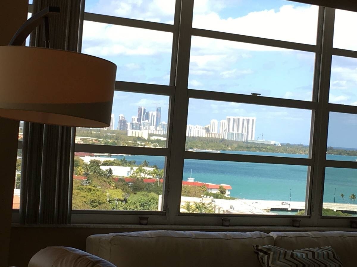 Building Photo - 11930 N Bayshore Dr