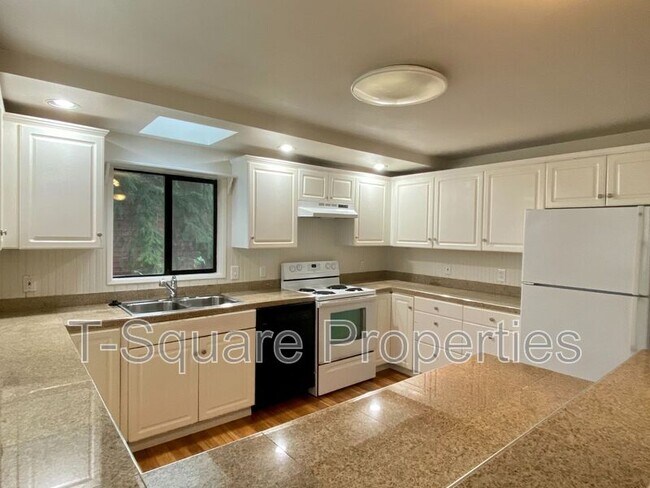 Building Photo - 5115 159th Ave NE