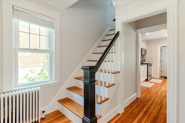 Building Photo - 37 Sanborn Ave