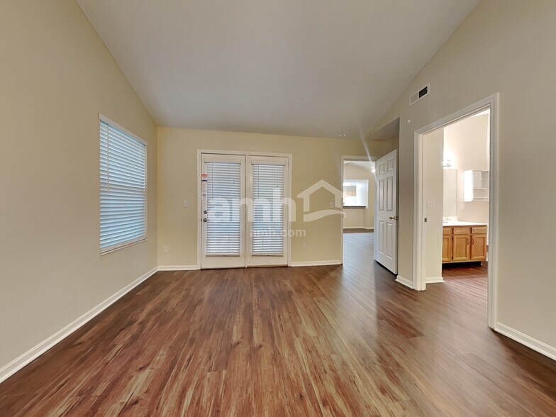 Building Photo - 682 Whippoorwill Dr