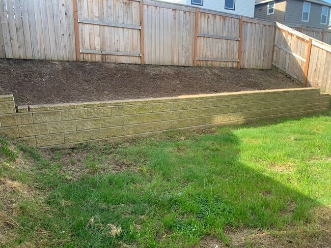 Building Photo - Stunning 4 Bed, 2.5 Bath Home with Premium Finishes, Spacious Layout, and Fenced Backyard!