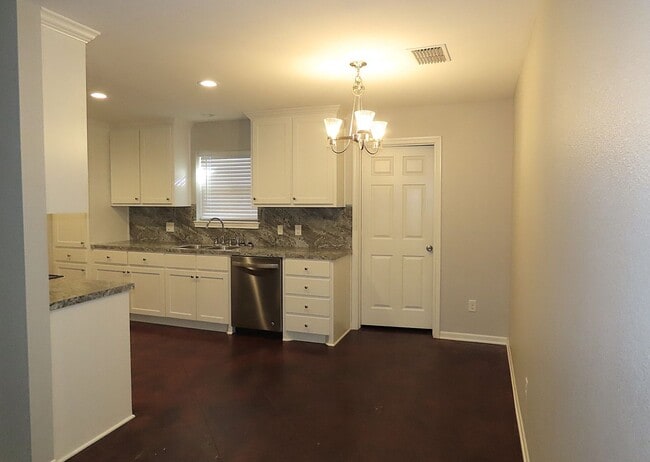 Building Photo - Updated 2 Bedroom, 1 Bath Duplex in Whiteh...