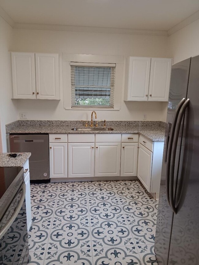 Building Photo - 603 E Grayson St