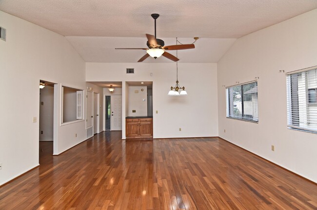 Building Photo - Spacious 3/2 Longwood, Single Story Townhome