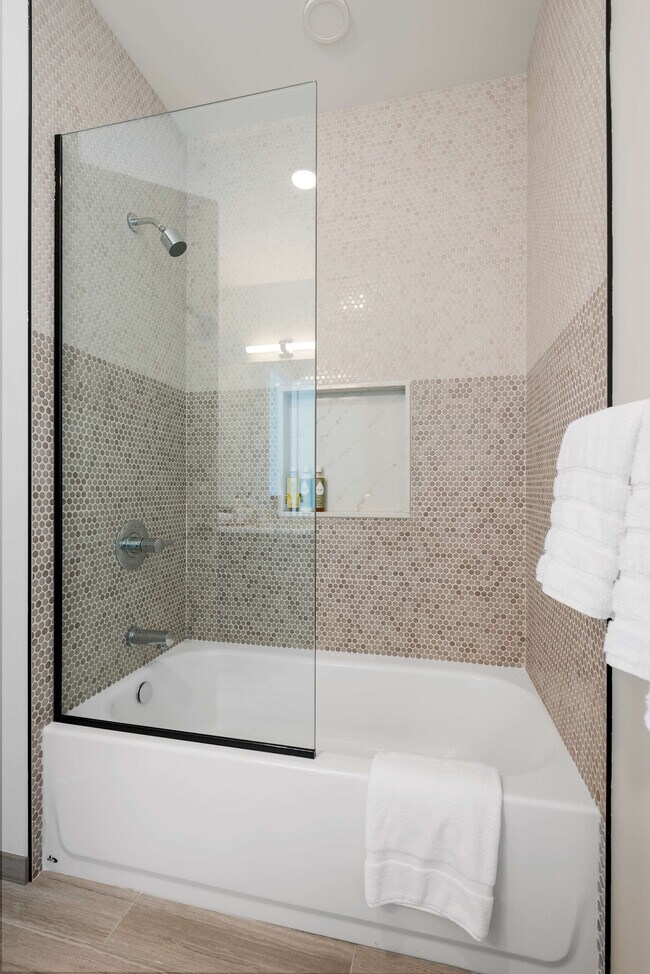 Building Photo - 730 N Milwaukee Ave