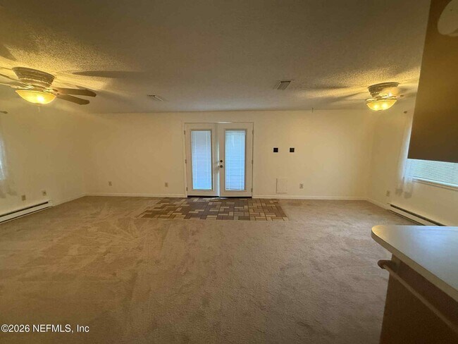 Building Photo - 104 Park Ave