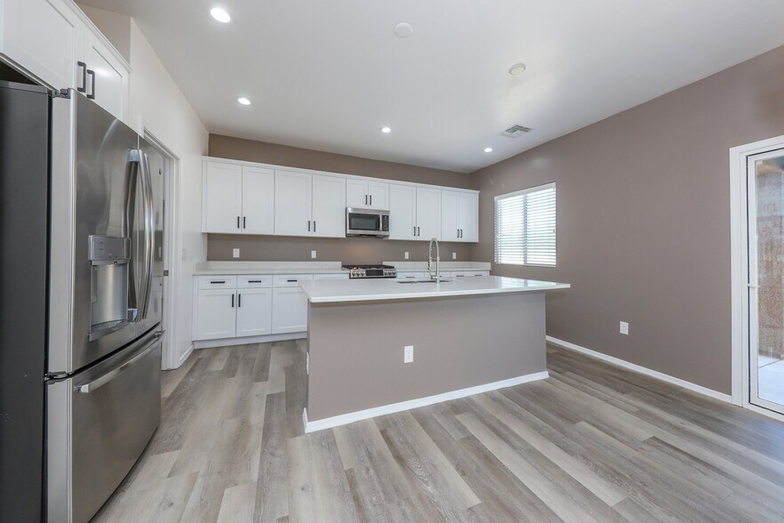 Building Photo - 718 S Harry P Stagg Dr