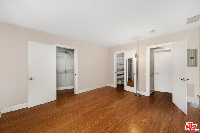 Building Photo - 2045 4th St