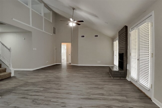 Building Photo - 6818 White Tail Dr