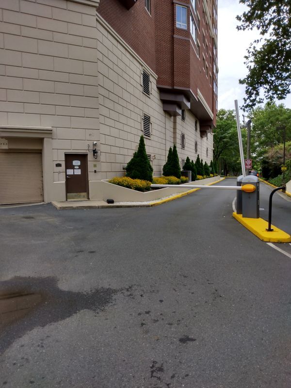 Building Photo - 2121 Jamieson Ave