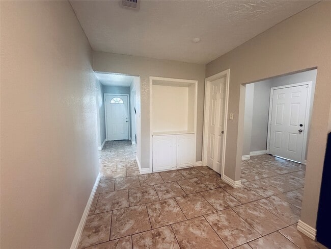 Building Photo - 12211 Wessex Dr