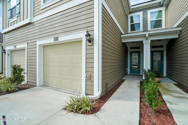 Building Photo - 142 Castro Ct