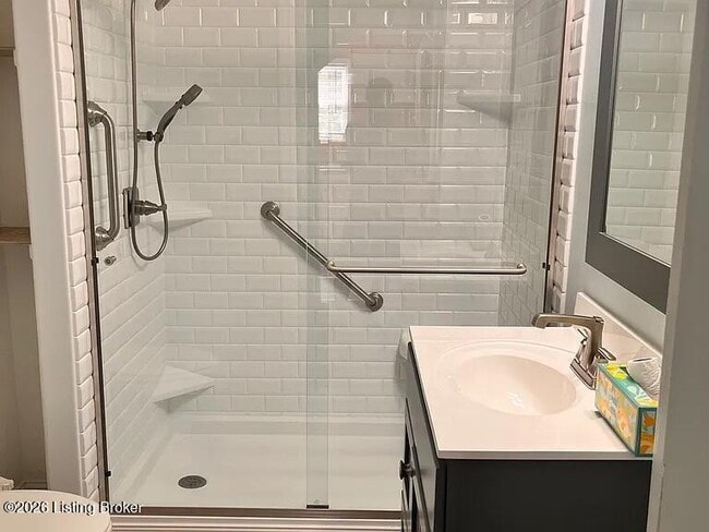 Building Photo - 3724 Bashford Ave