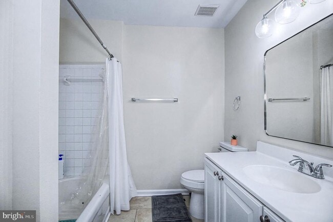 Building Photo - 10159 Elgin Way