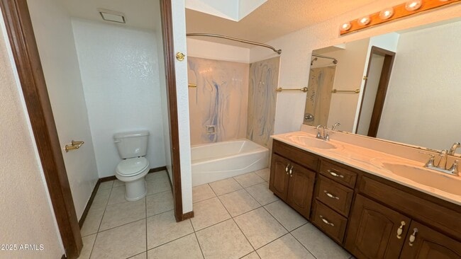 Building Photo - 3838 E Contessa St